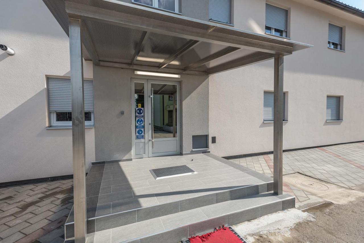 Vila Safir Loznica Exteriör bild
